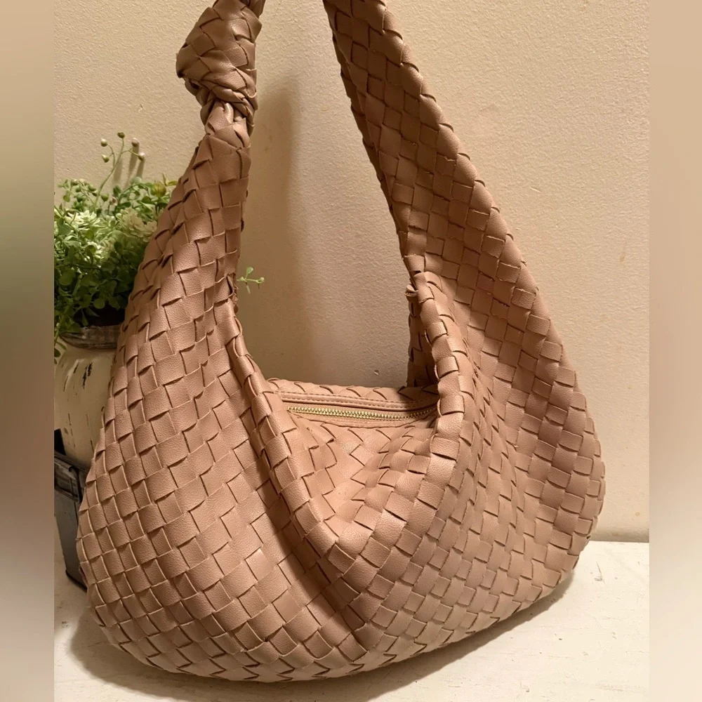 Urban Expressions Vanessa Vegan Hobo Bag Tan Shoulder Purse Woven EUC